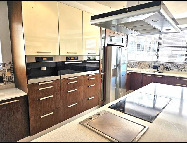 4 BEDROOM HOUSE FOR SALE IN UMHLANGA RIDGE